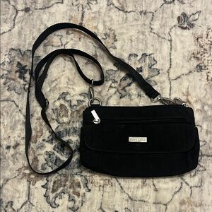Baggallini Black Small Zip Crossbody Bag